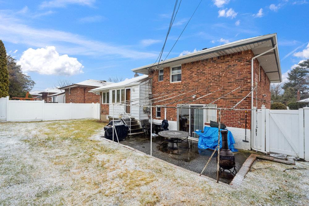 10 Berkley Lane, Syosset, New York image 34