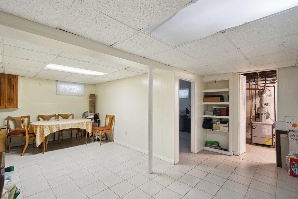 10 Berkley Lane, Syosset, New York image 32