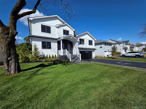 208 Wetherill Road Garden City NY 11530