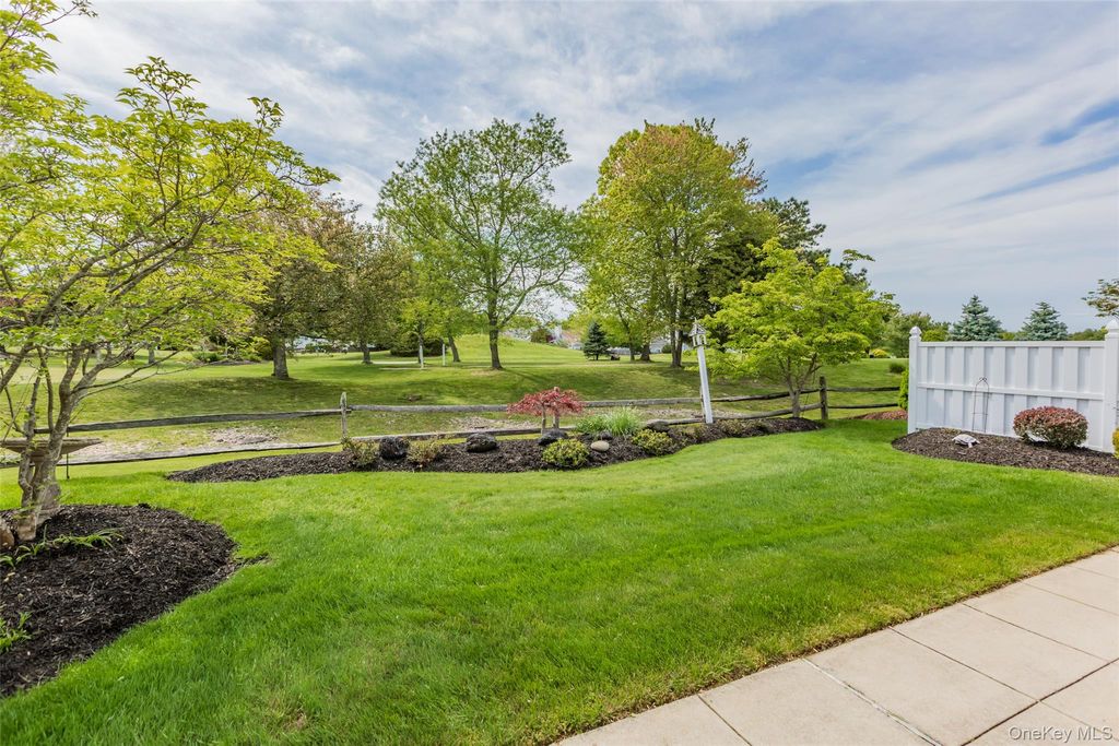 Photo of 6 Julia Circle #6, Middle Island, NY 11953 (MLS # 989571)