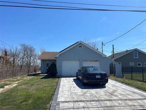 47 Oceanview Drive, Mastic Beach, NY 11951 - MLS#: 851158