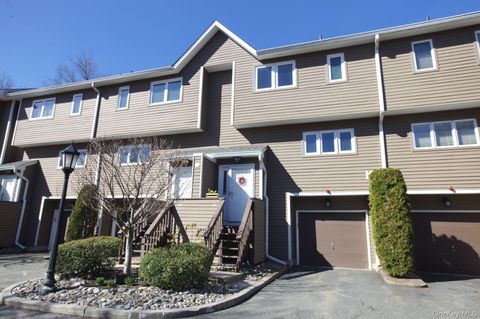 74 Village Green Bardonia NY 10954