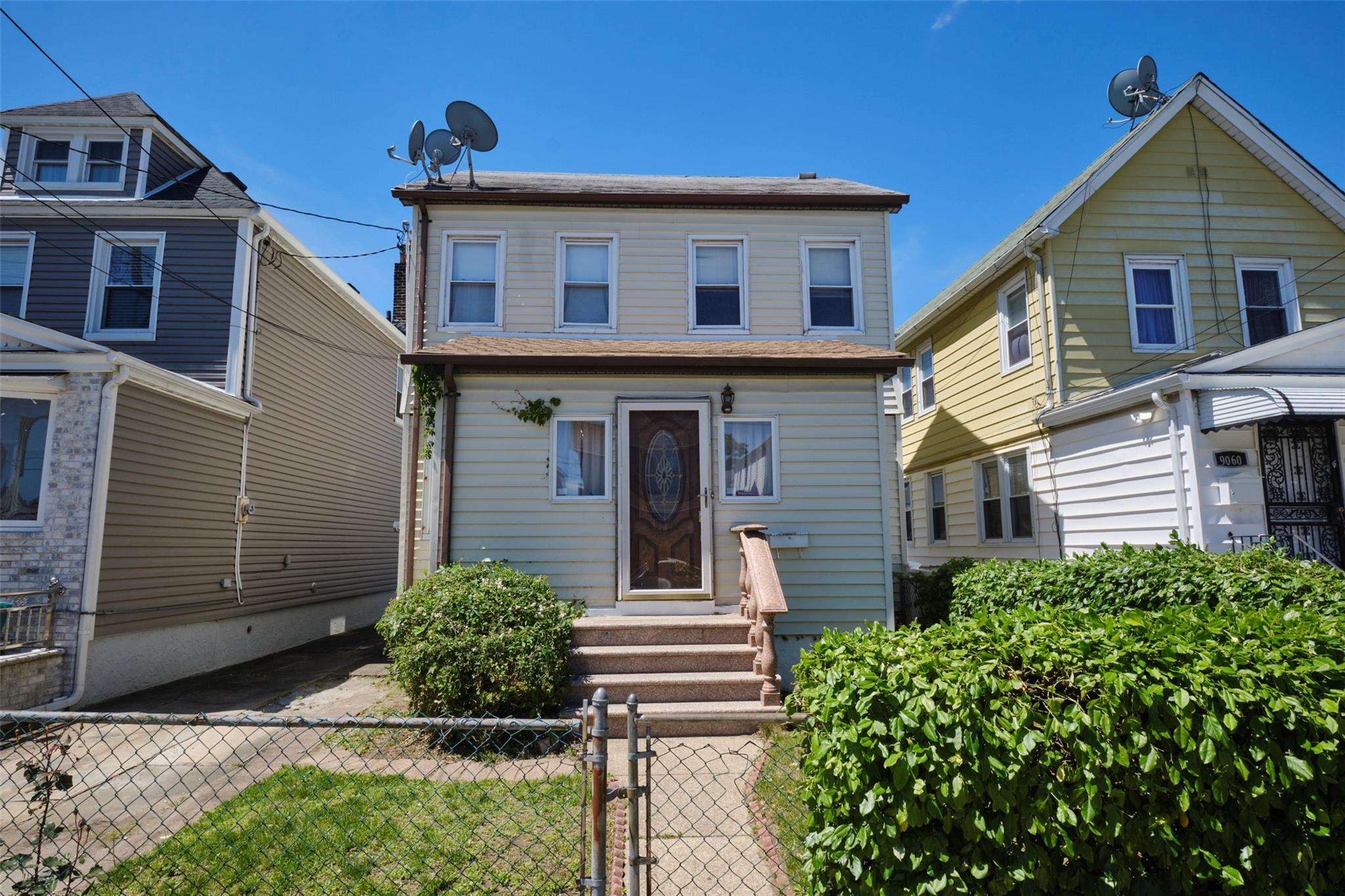 Property for Sale at 204th Street, Hollis, Queens, NY - Bedrooms: 3 
Bathrooms: 2 
Rooms: 6  - $679,999