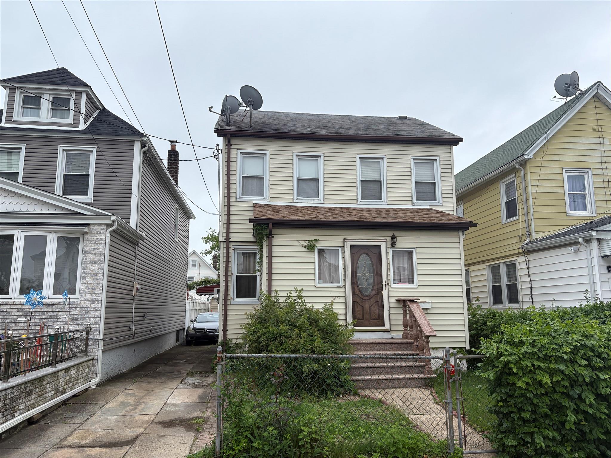 Property for Sale at 204th Street, Hollis, Queens, NY - Bedrooms: 3 
Bathrooms: 2 
Rooms: 6  - $679,999