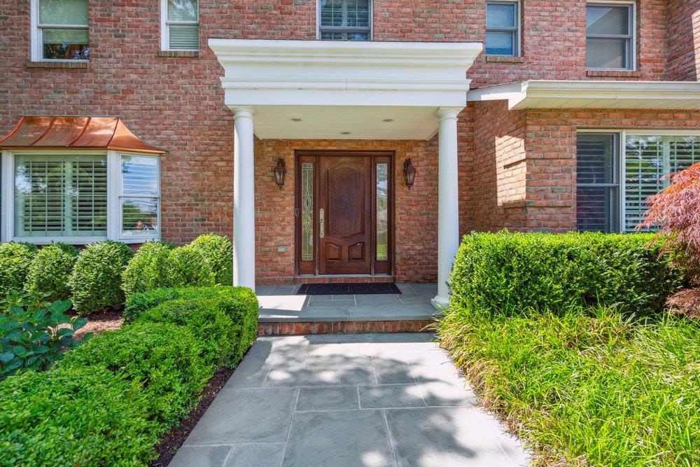 41 Hofstra Drive