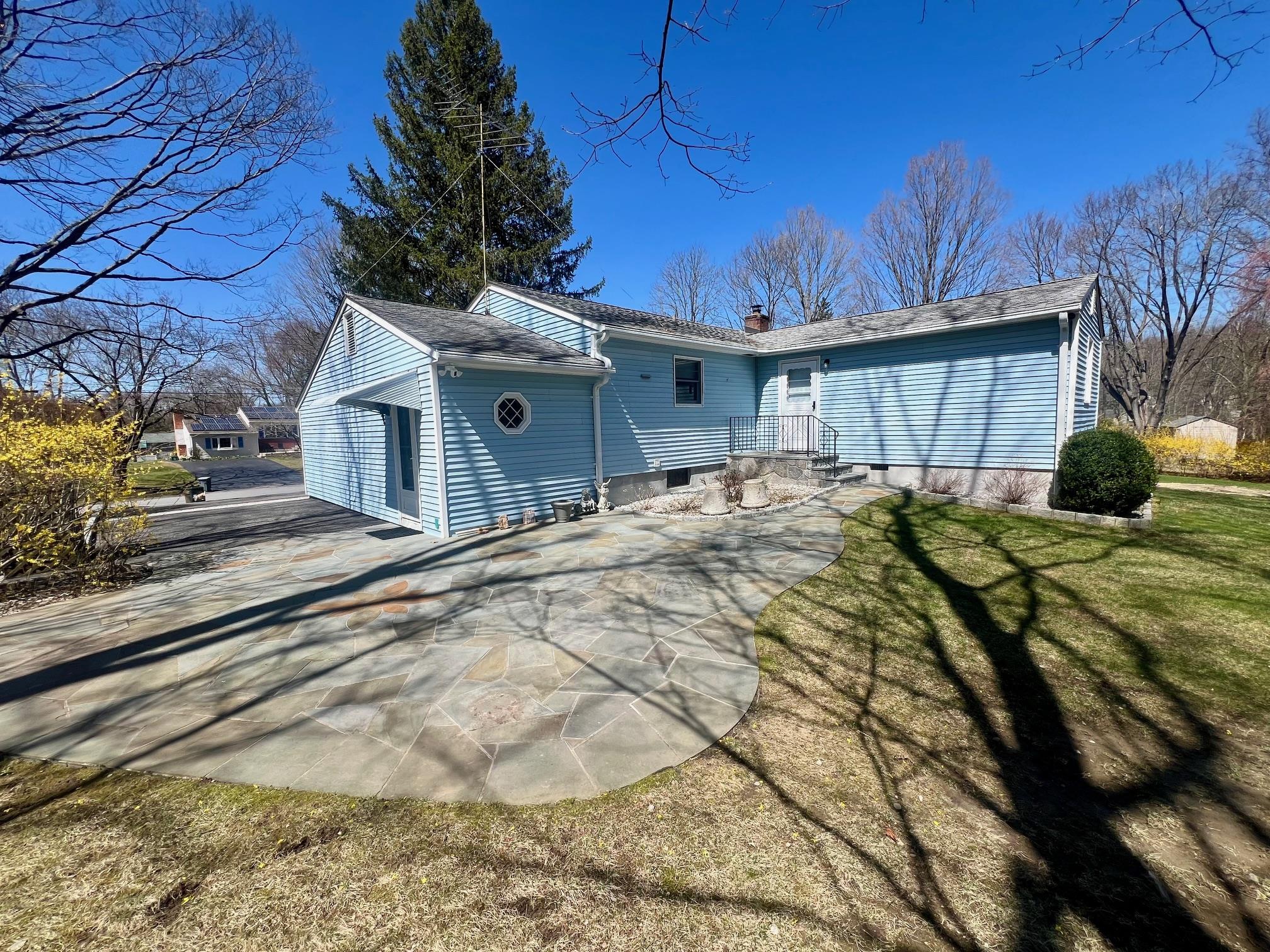 2766 Cecile Drive, Yorktown Heights, New York image 4