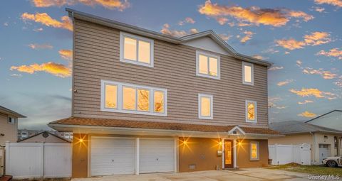 Photo of 615 Pearl Street, Oceanside, NY 11572 (MLS # 986110)