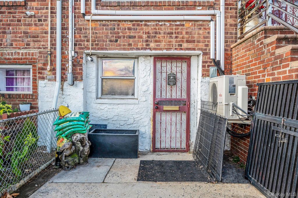 Photo of 17949 Eveleth Road, Springfield Gardens, NY 11434 (MLS # 941600)