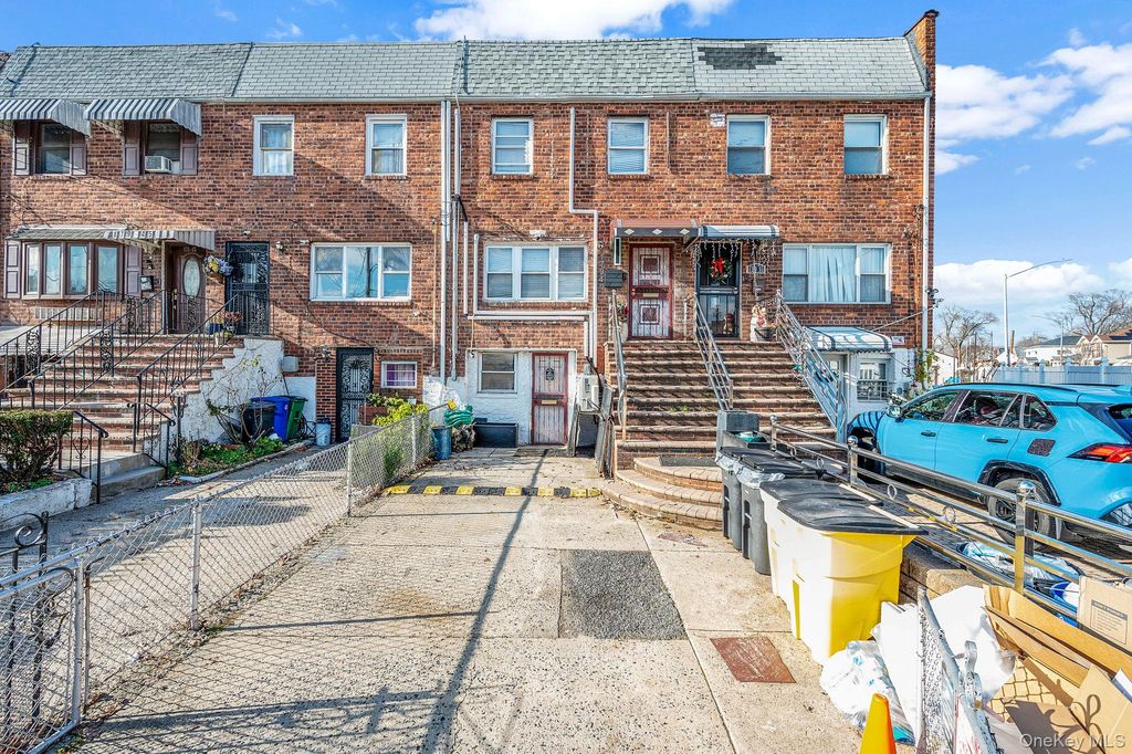 Photo of 17949 Eveleth Road, Springfield Gardens, NY 11434 (MLS # 941600)