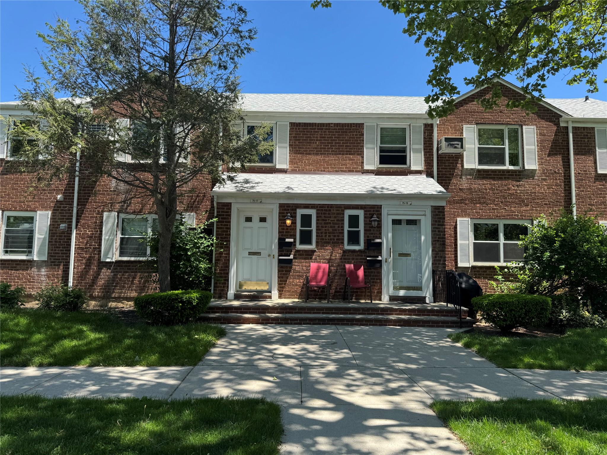 255th Street St Gv51g7-1, Glen Oaks, Queens, NY - 2 Bedrooms  
1 Bathrooms  
5 Rooms - 