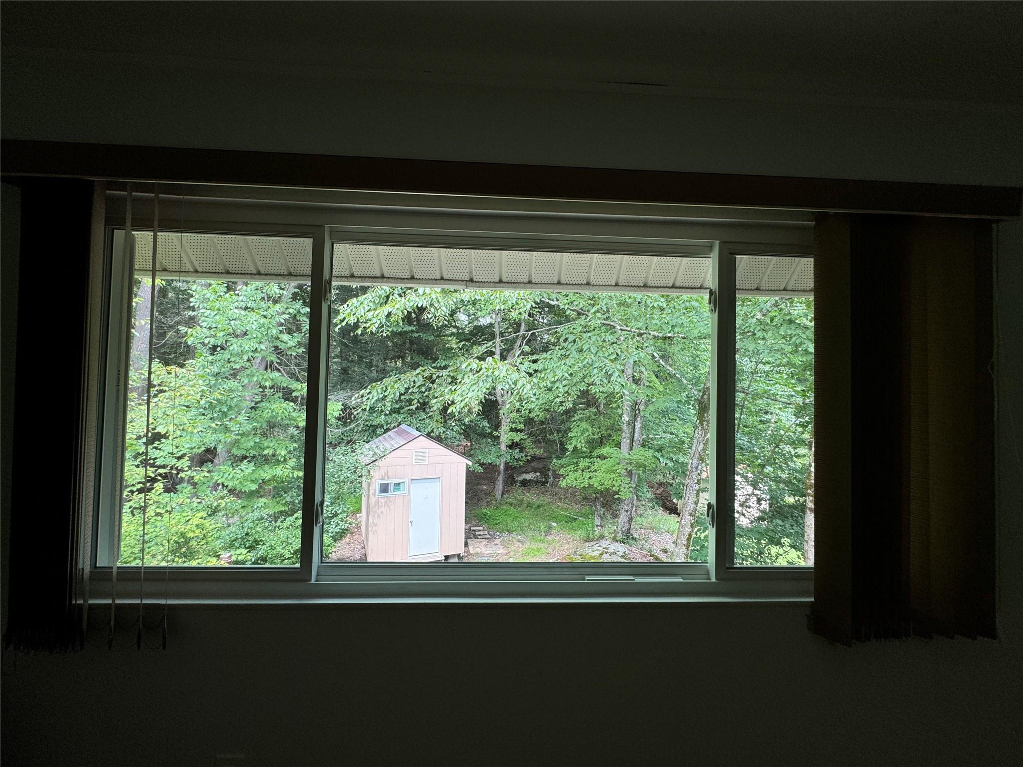 Rental Property at Elizabeth Way, Kiamesha Lake, New York - Bedrooms: 3 
Bathrooms: 2 
Rooms: 7  - $2,500 MO.