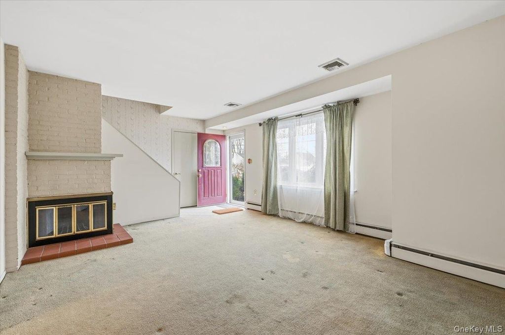 Photo of 13 Jean Road, West Islip, NY 11795 (MLS # 948693)