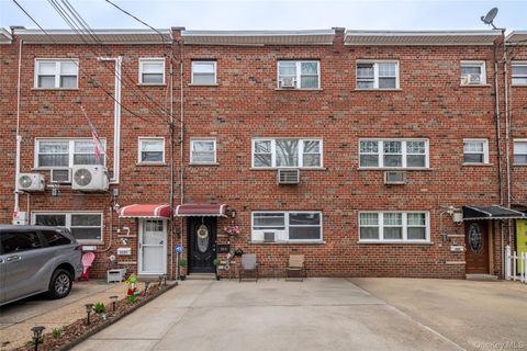 Multifamily For Sale - 2531 Hollers Avenue<br/> Bronx County, Bronx, NY 10475