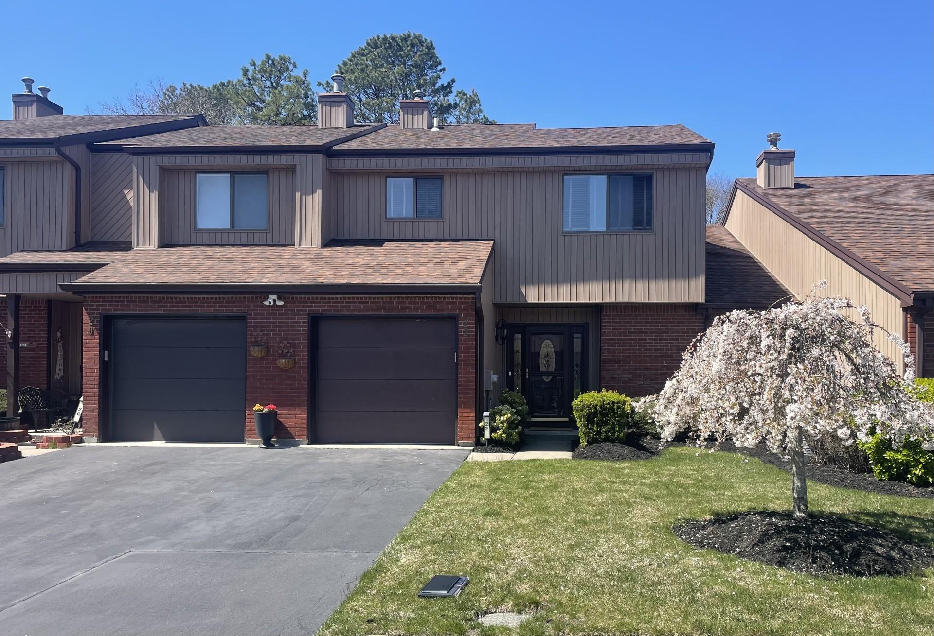 22 Timber Ridge Drive, Holbrook, New York image 1