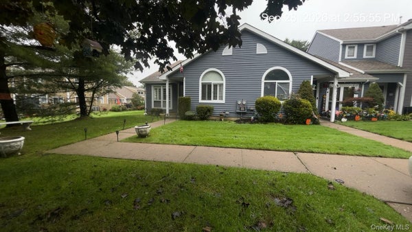 11 ERIC DR, MIDDLE ISLAND, NY 11953 - Image 56c7dcec6fe5e2b9879d213dc61c2ef0/2244242977