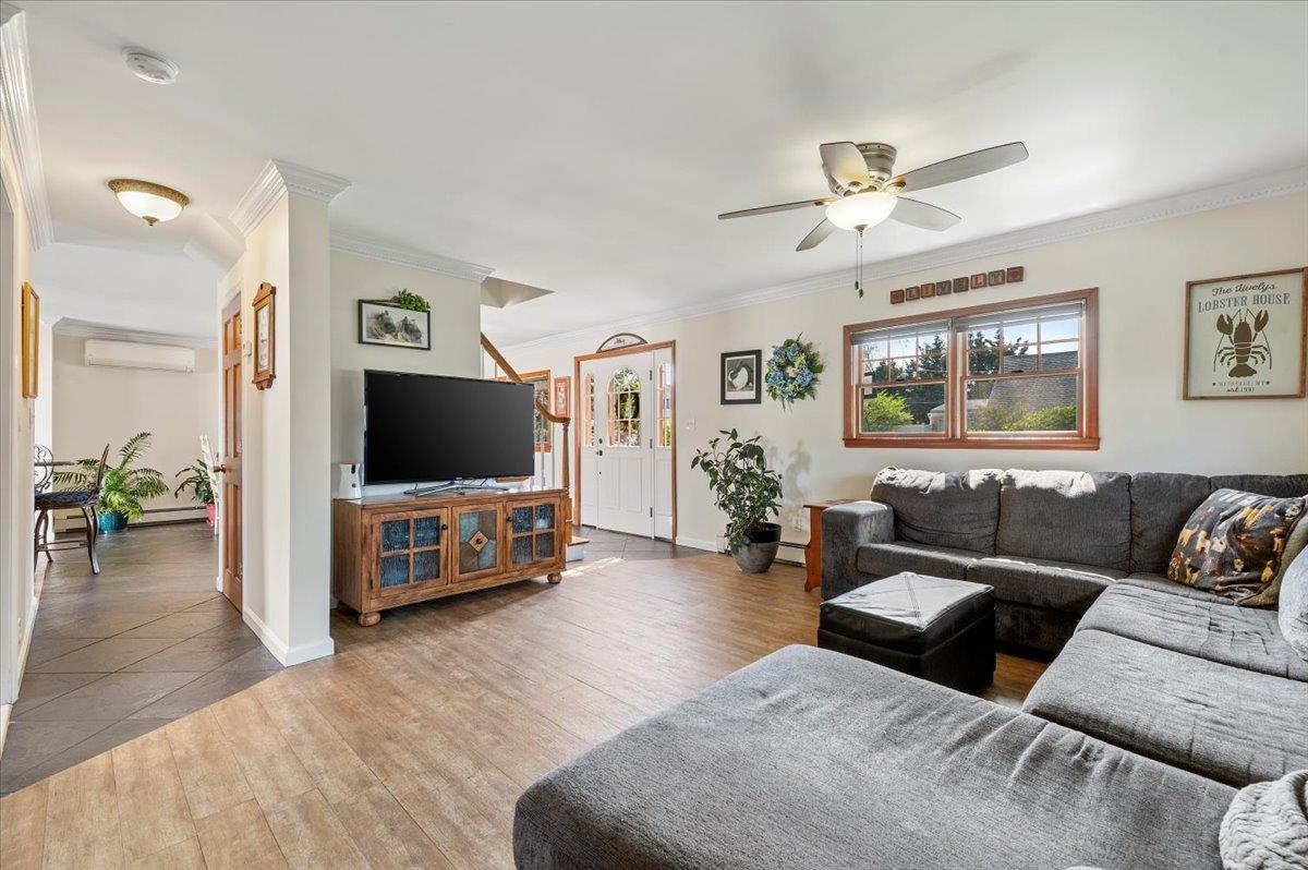 340 Martin Place, Bethpage, New York image 18