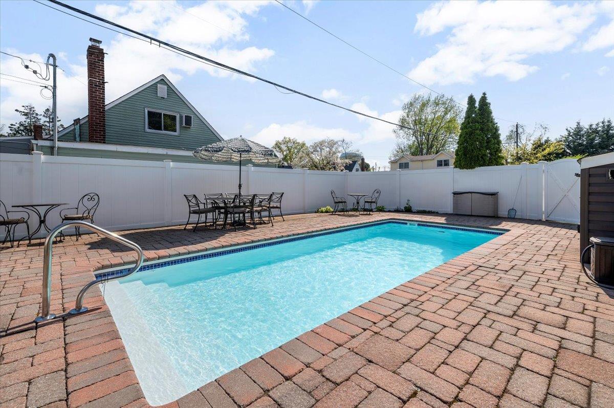 340 Martin Place, Bethpage, New York image 38
