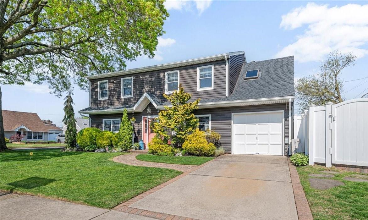340 Martin Place, Bethpage, New York image 1