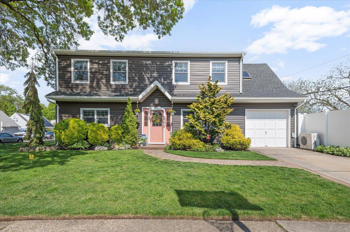 340 Martin Place, Bethpage, New York image 3