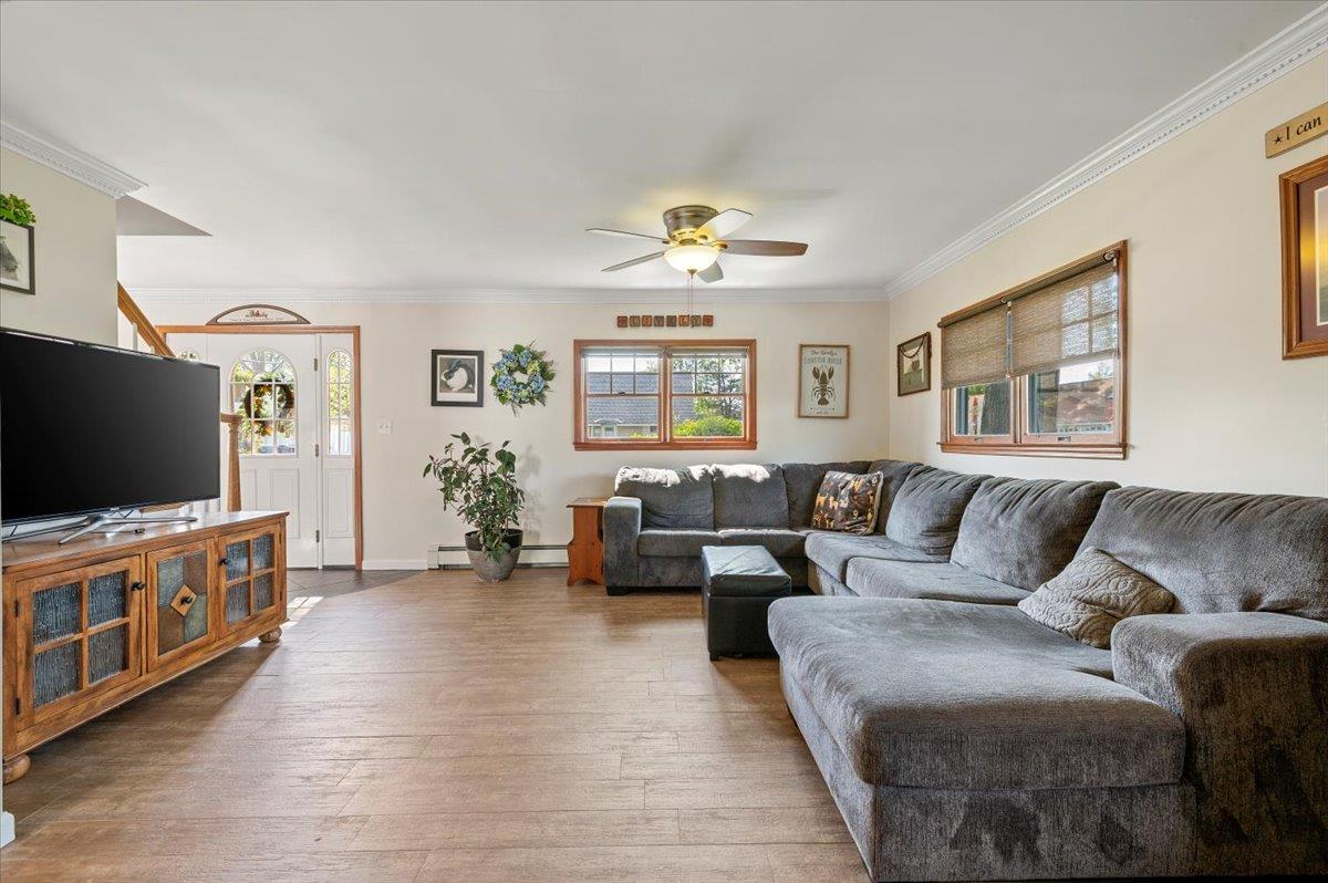 340 Martin Place, Bethpage, New York image 15