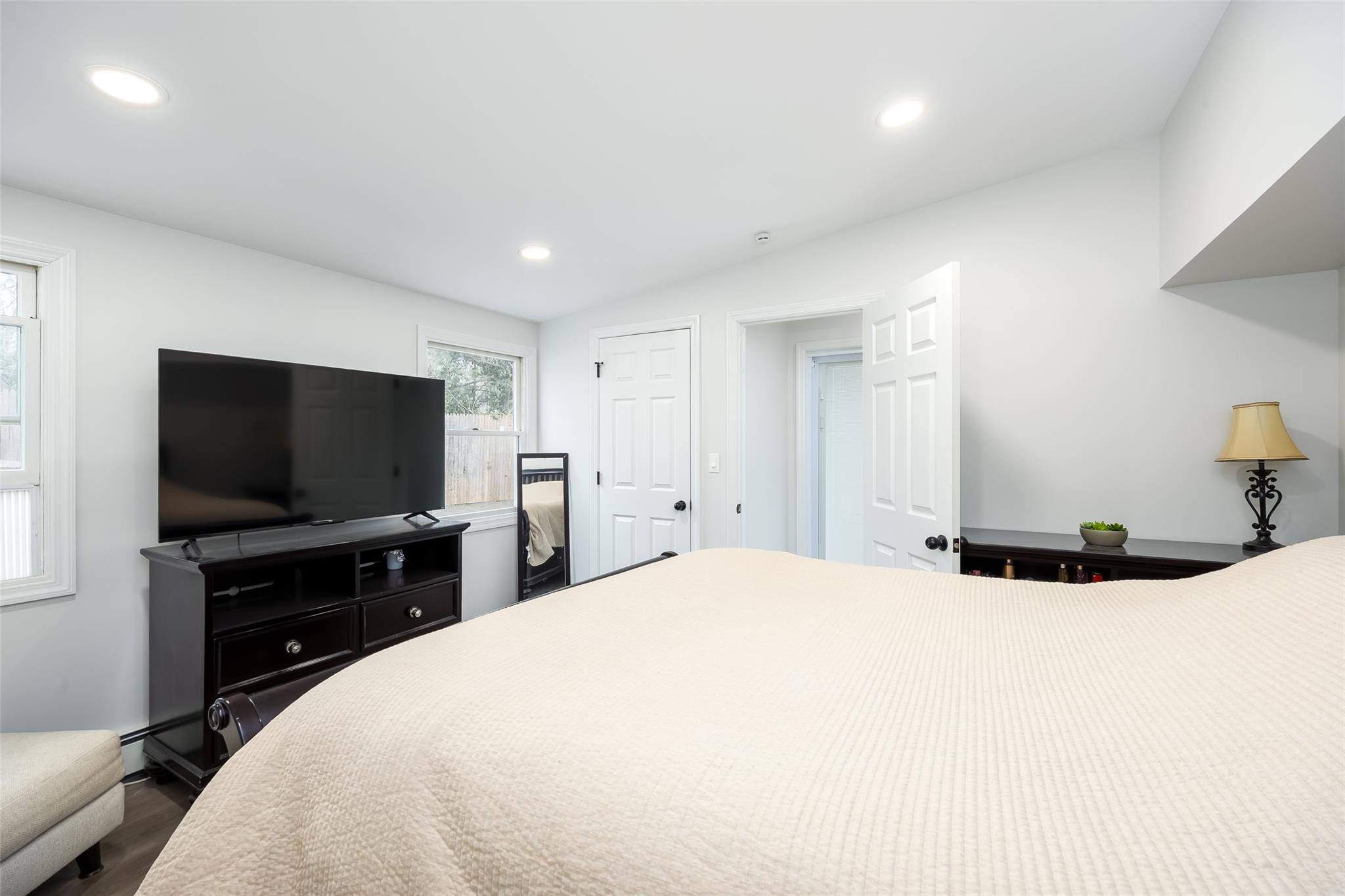 9 Tiptop Lane, Hicksville, New York image 11