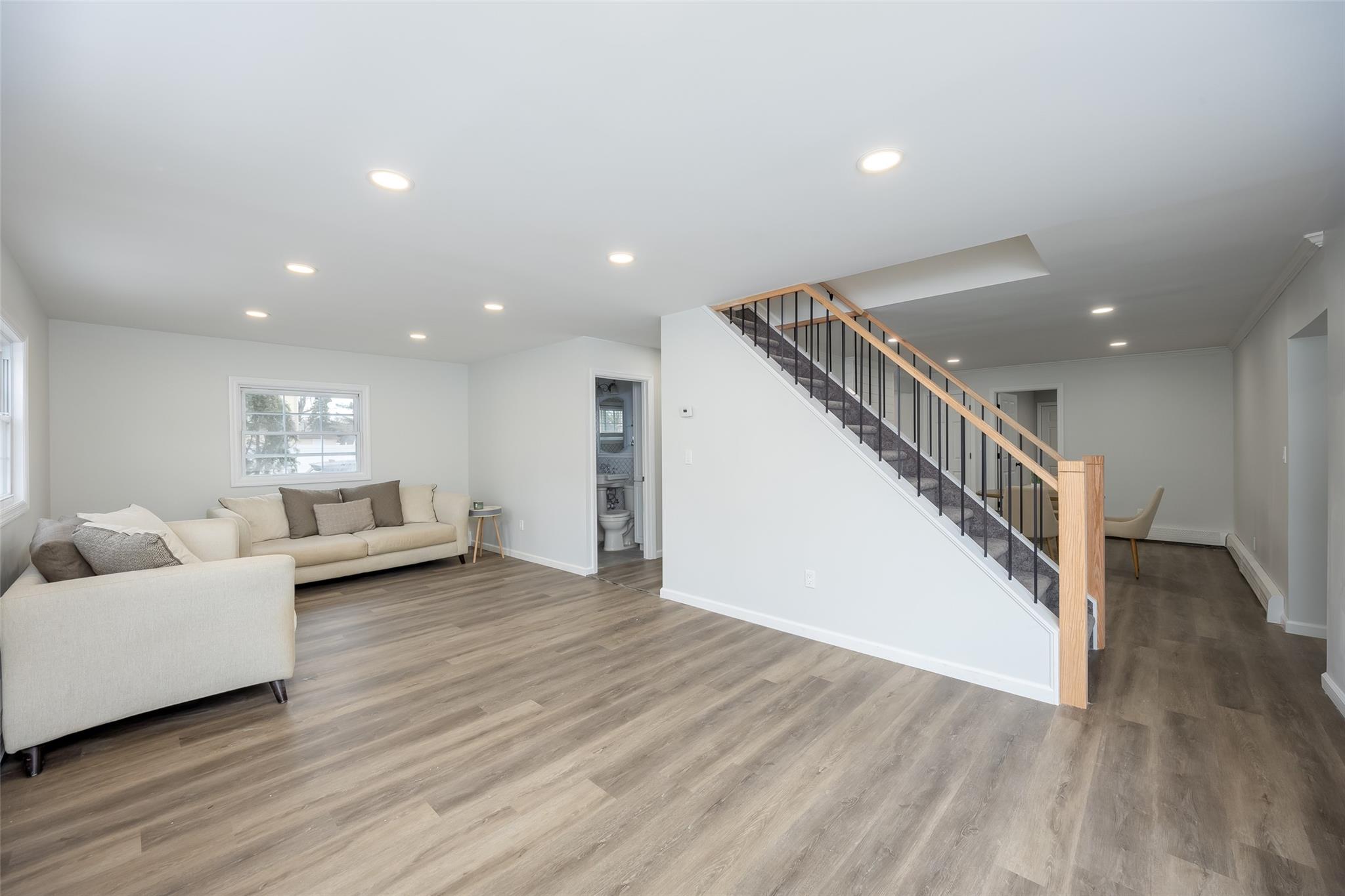 9 Tiptop Lane, Hicksville, New York image 15