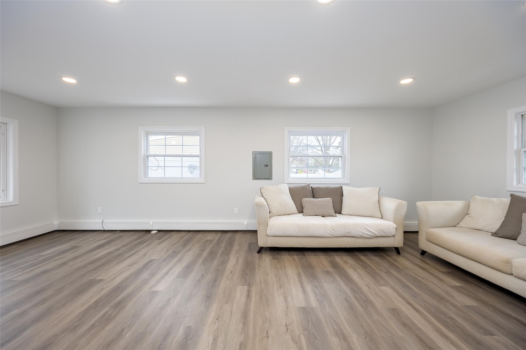 9 Tiptop Lane, Hicksville, New York image 17