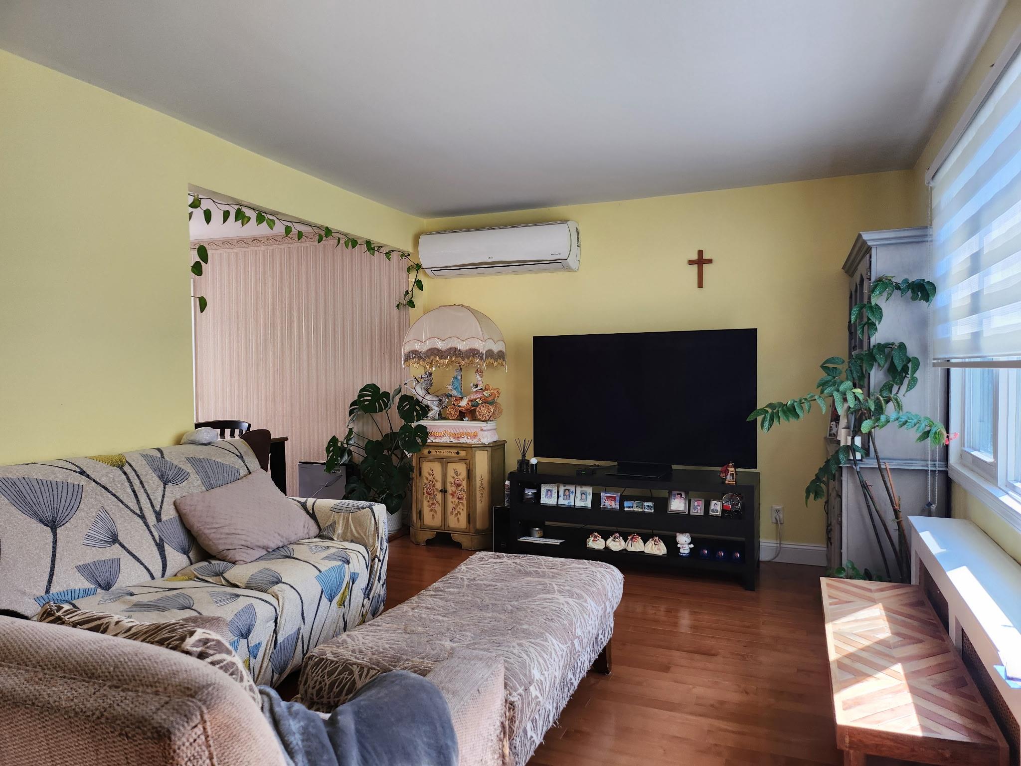 12 Jamaica Avenue, Plainview, New York image 3