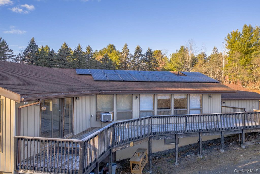 Photo of 137 Highview Terrace, Bloomingburg, NY 12721 (MLS # 930791)