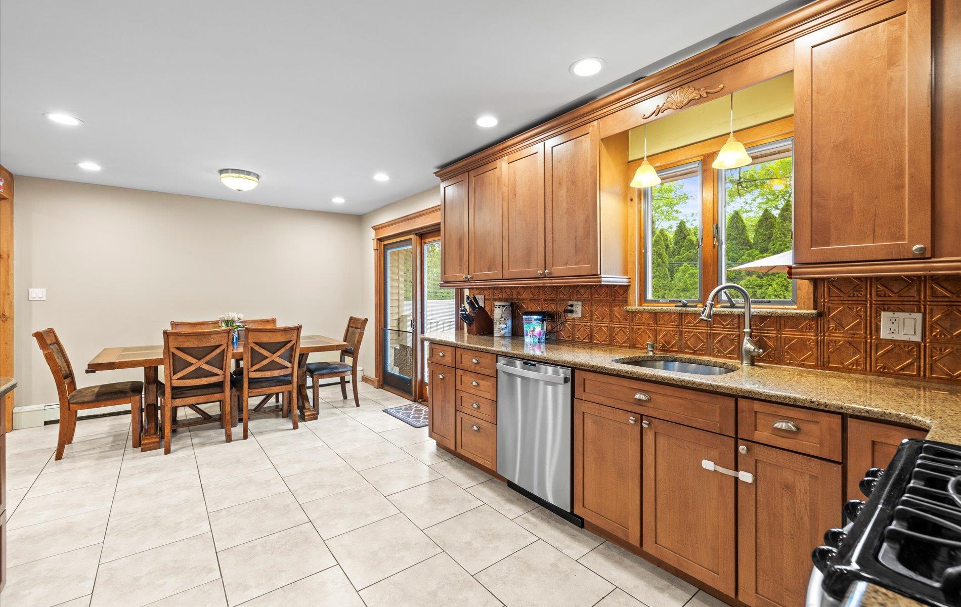 11 Gilford Court, Melville, New York image 10