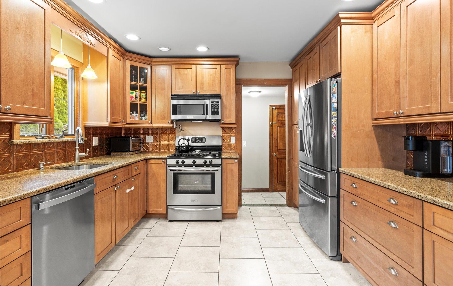 11 Gilford Court, Melville, New York image 8