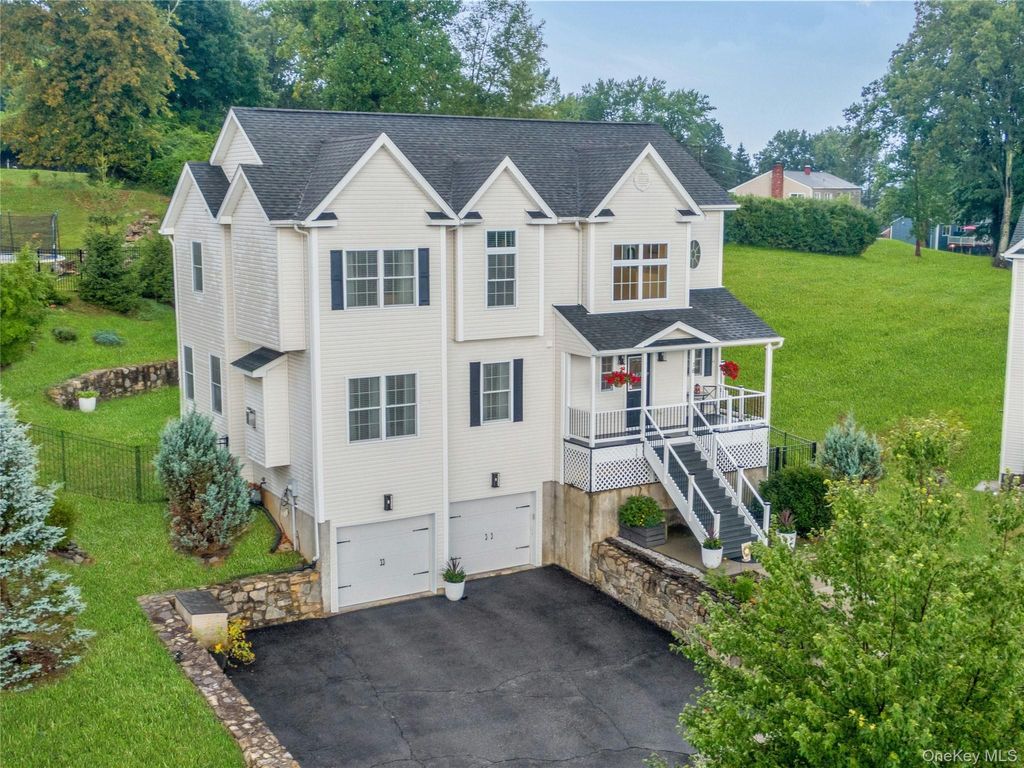 Photo of 18 Tanyas Court, Monroe, NY 10950 (MLS # 984314)