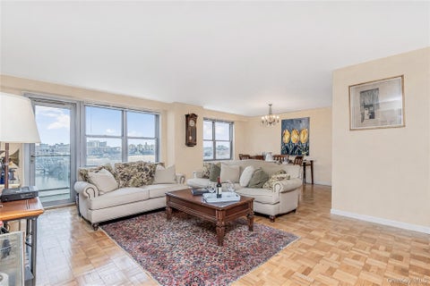 Townhouse For Sale - 2500 Johnson Avenue #9P<br/> Bronx, NY 10463