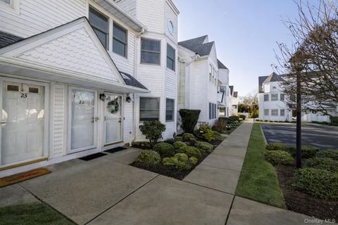 22 Ridgewood Drive Wantagh NY 11793