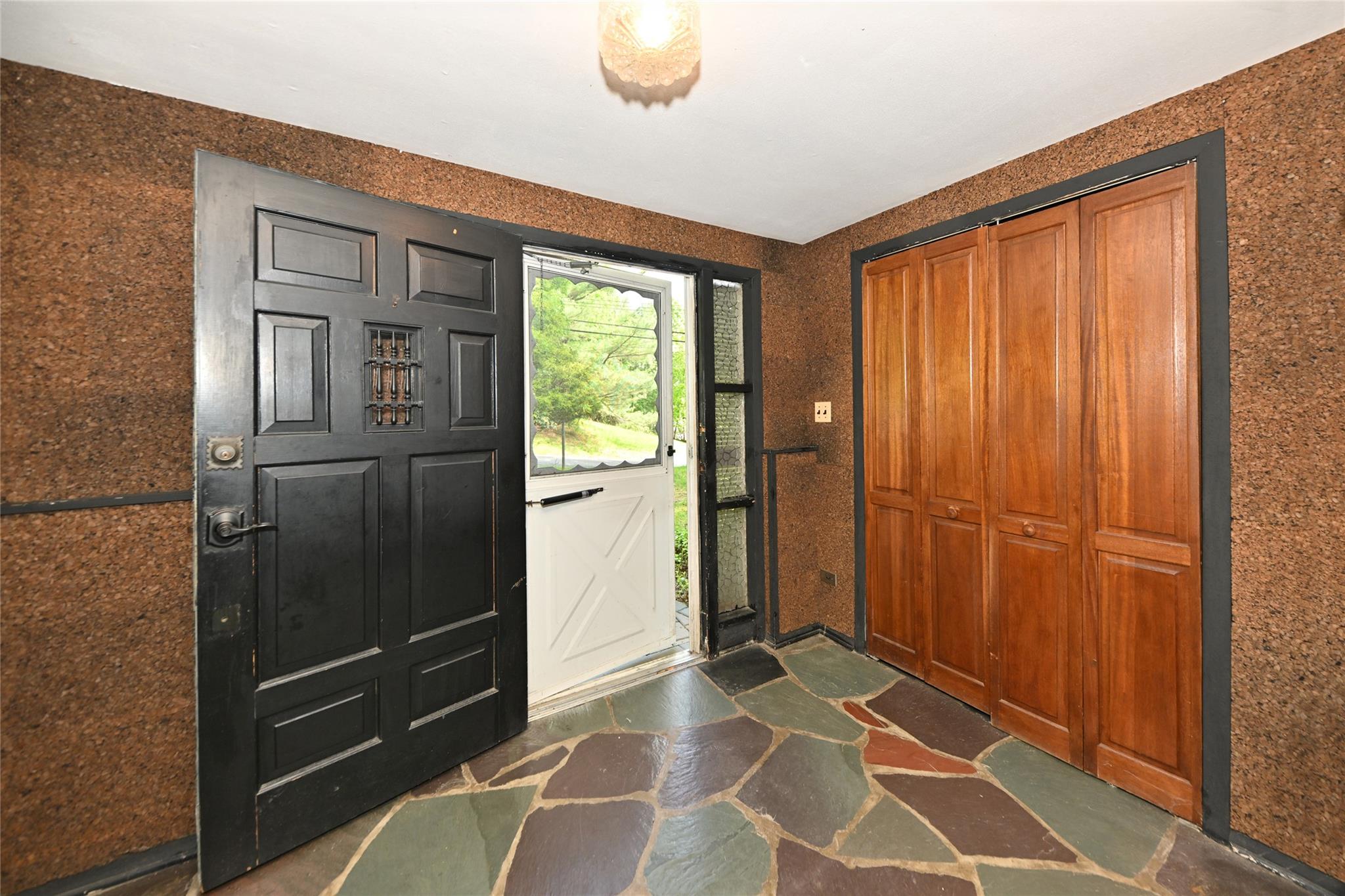 26 Greenridge Way, Spring Valley, New York image 5