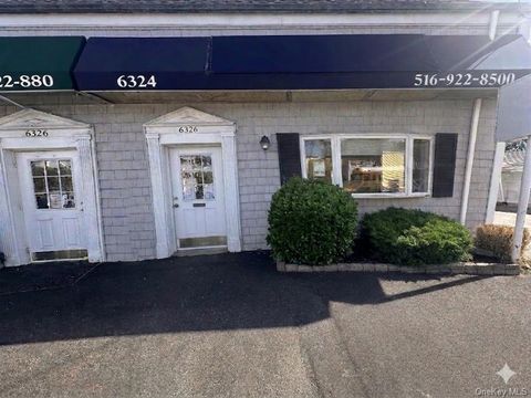 Photo of 6324 Northern Boulevard, East Norwich, NY 11732 (MLS # 988579)