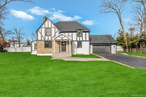 15 Bayview Street E Massapequa NY 11758