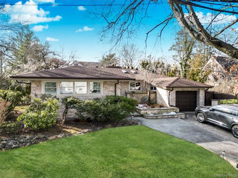 Homes For Sale - 41 Erick Avenue<br/> Hewlett, NY 11557