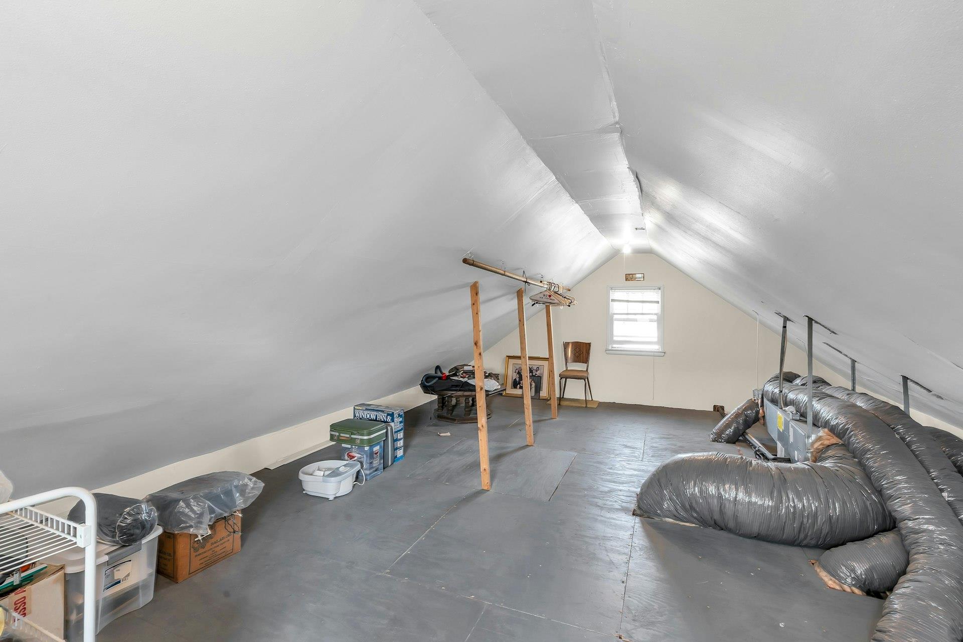 27 Russell Street, Roslyn Heights, New York image 19