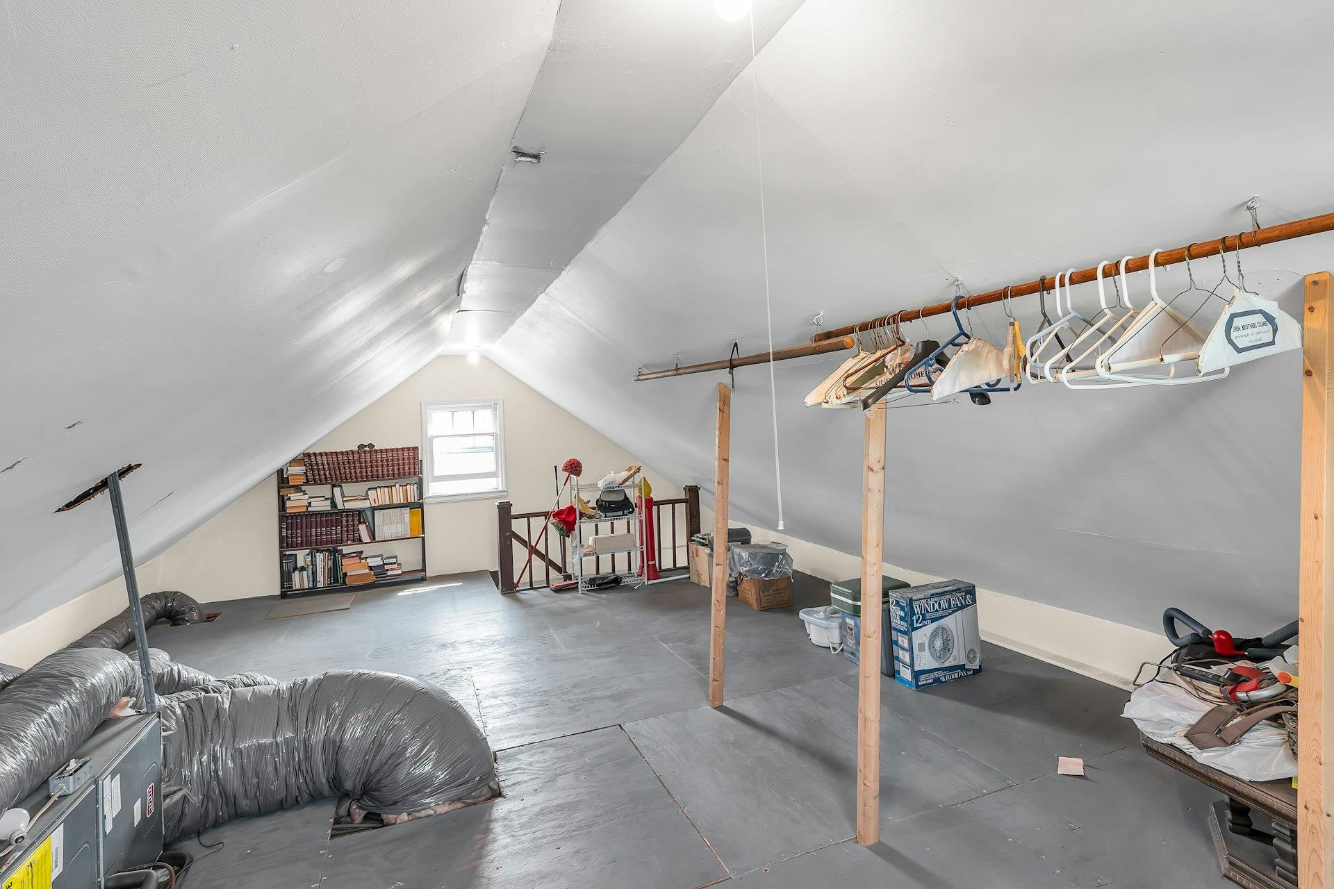 27 Russell Street, Roslyn Heights, New York image 20