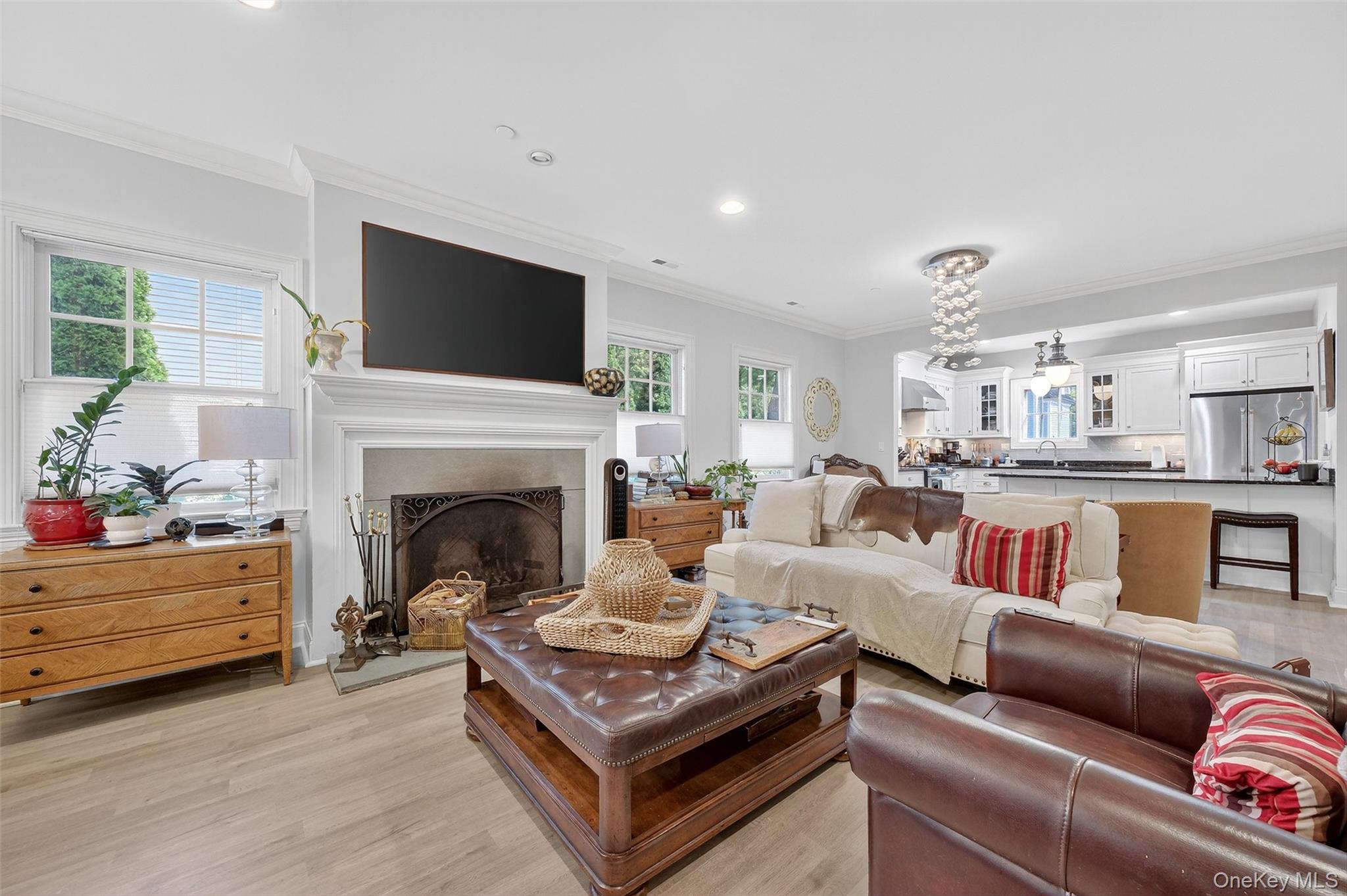 Cold Spring, New York 10516, United States, 2 Bedrooms Bedrooms, ,3 BathroomsBathrooms,Residential,Active,218992