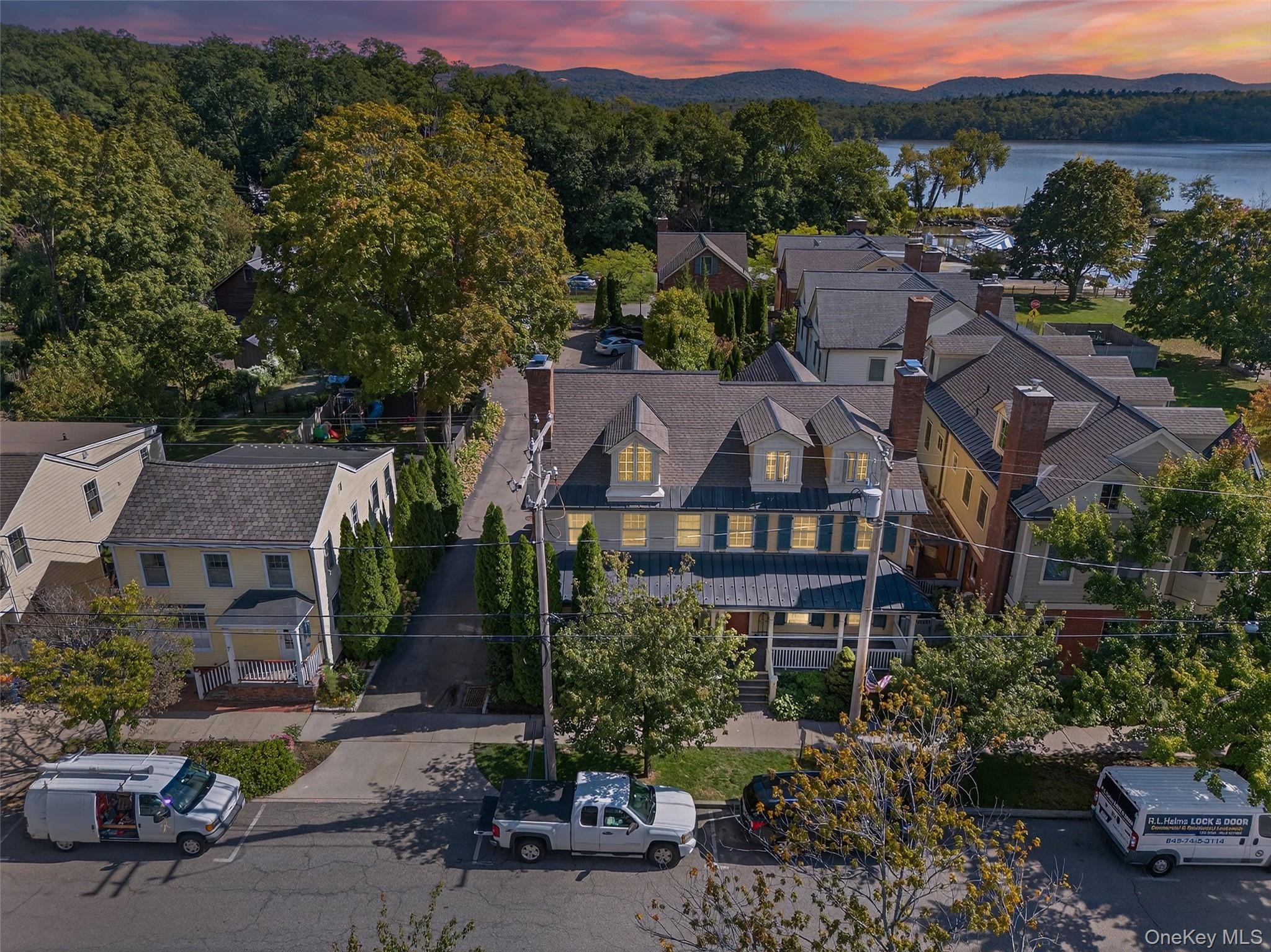 Cold Spring, New York 10516, United States, 2 Bedrooms Bedrooms, ,3 BathroomsBathrooms,Residential,Active,218992