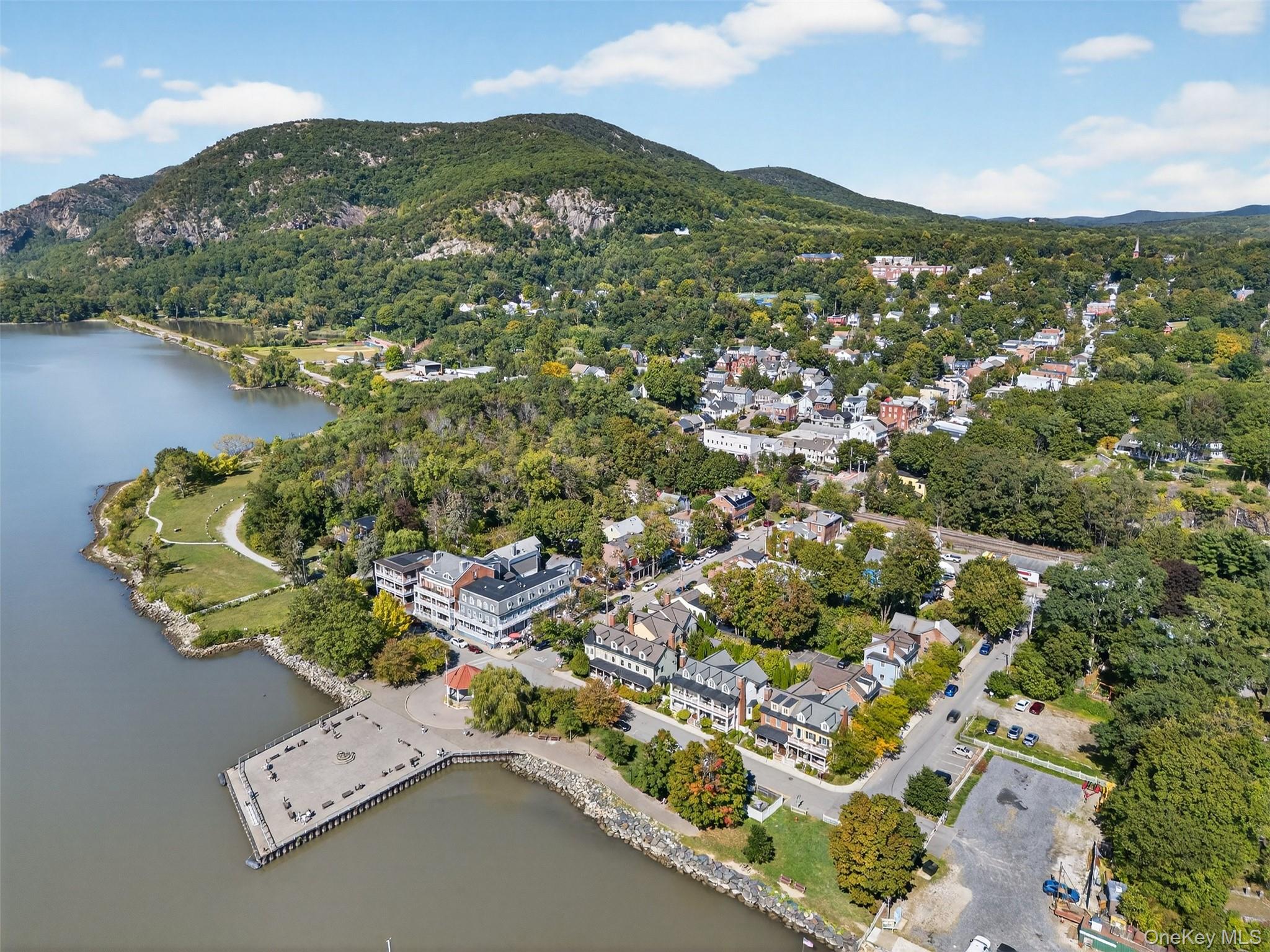 Cold Spring, New York 10516, United States, 2 Bedrooms Bedrooms, ,3 BathroomsBathrooms,Residential,Active,218992