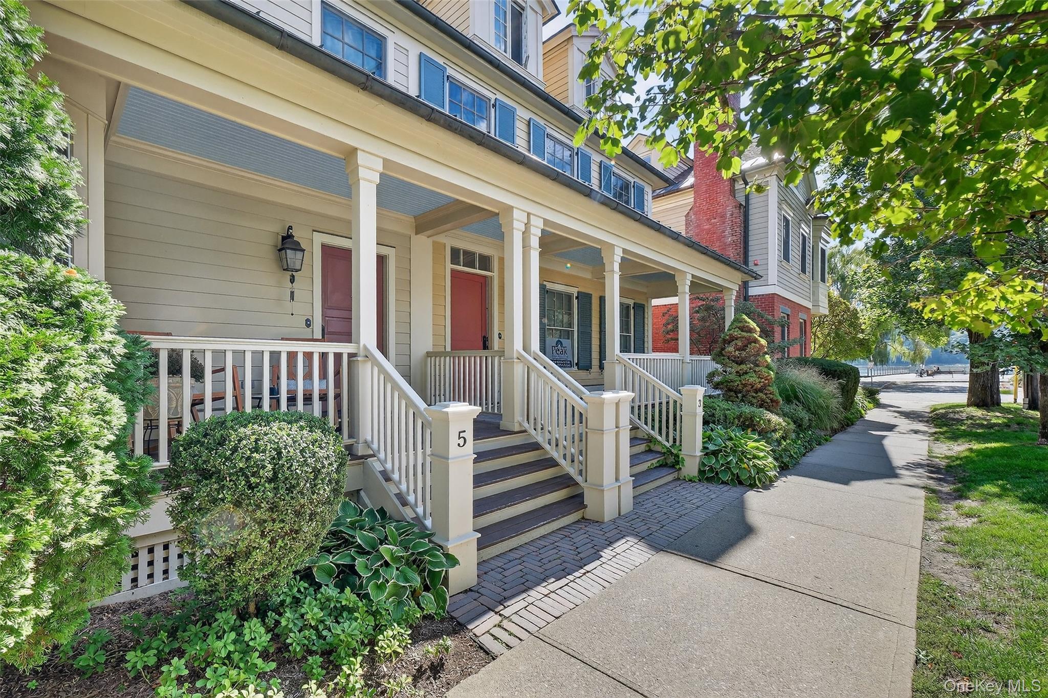 Cold Spring, New York 10516, United States, 2 Bedrooms Bedrooms, ,3 BathroomsBathrooms,Residential,Active,218992