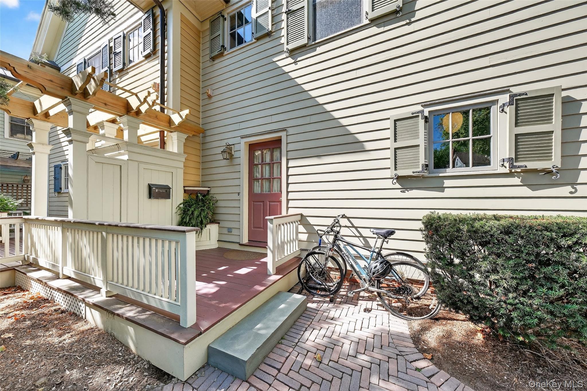 Cold Spring, New York 10516, United States, 2 Bedrooms Bedrooms, ,3 BathroomsBathrooms,Residential,Active,218992