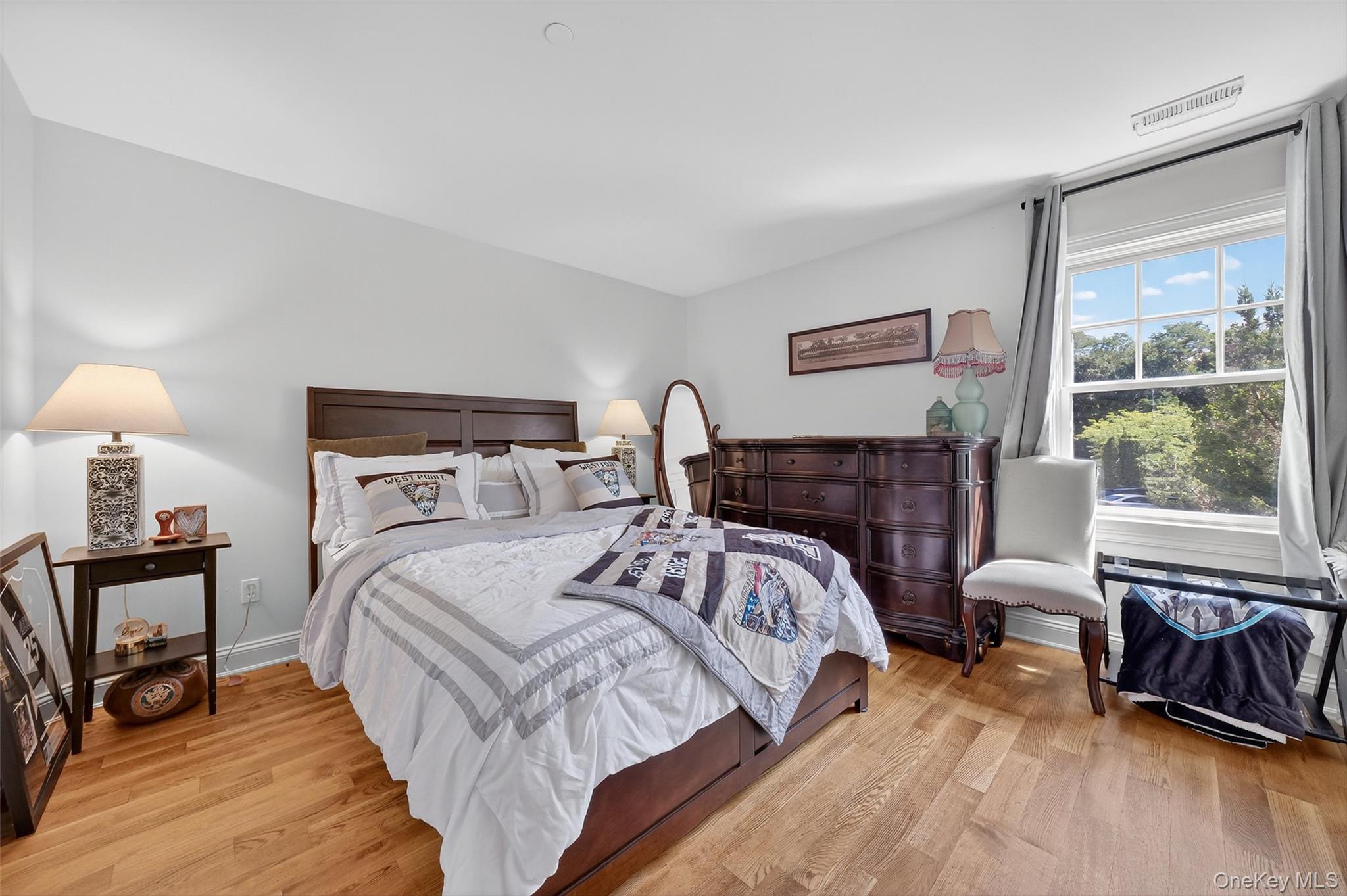 Cold Spring, New York 10516, United States, 2 Bedrooms Bedrooms, ,3 BathroomsBathrooms,Residential,Active,218992