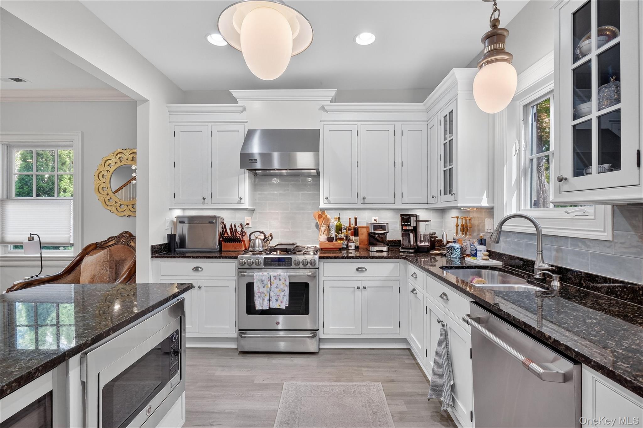 Cold Spring, New York 10516, United States, 2 Bedrooms Bedrooms, ,3 BathroomsBathrooms,Residential,Active,218992