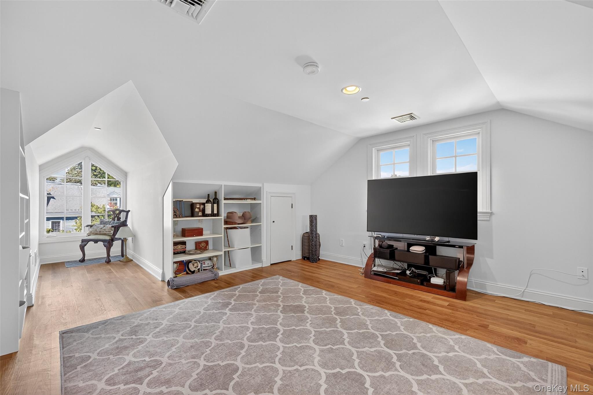 Cold Spring, New York 10516, United States, 2 Bedrooms Bedrooms, ,3 BathroomsBathrooms,Residential,Active,218992