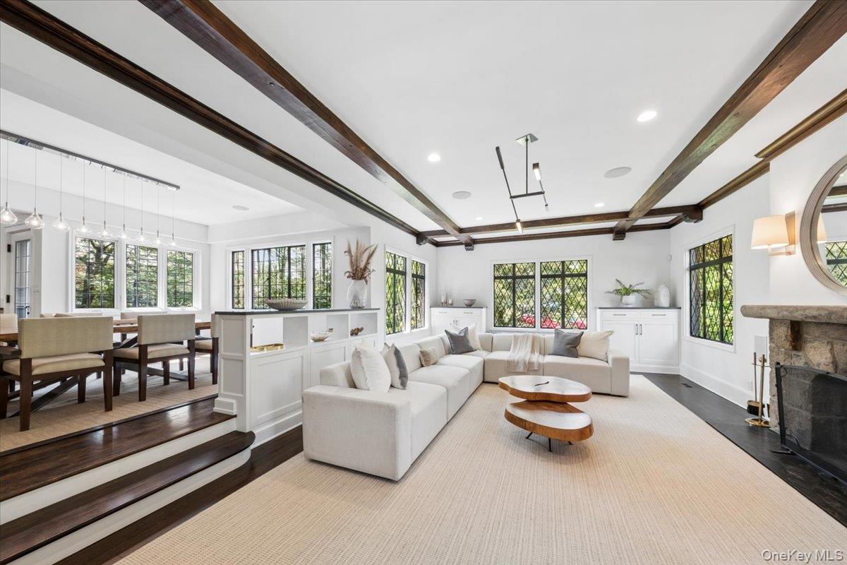 10 Locust Ridge Road