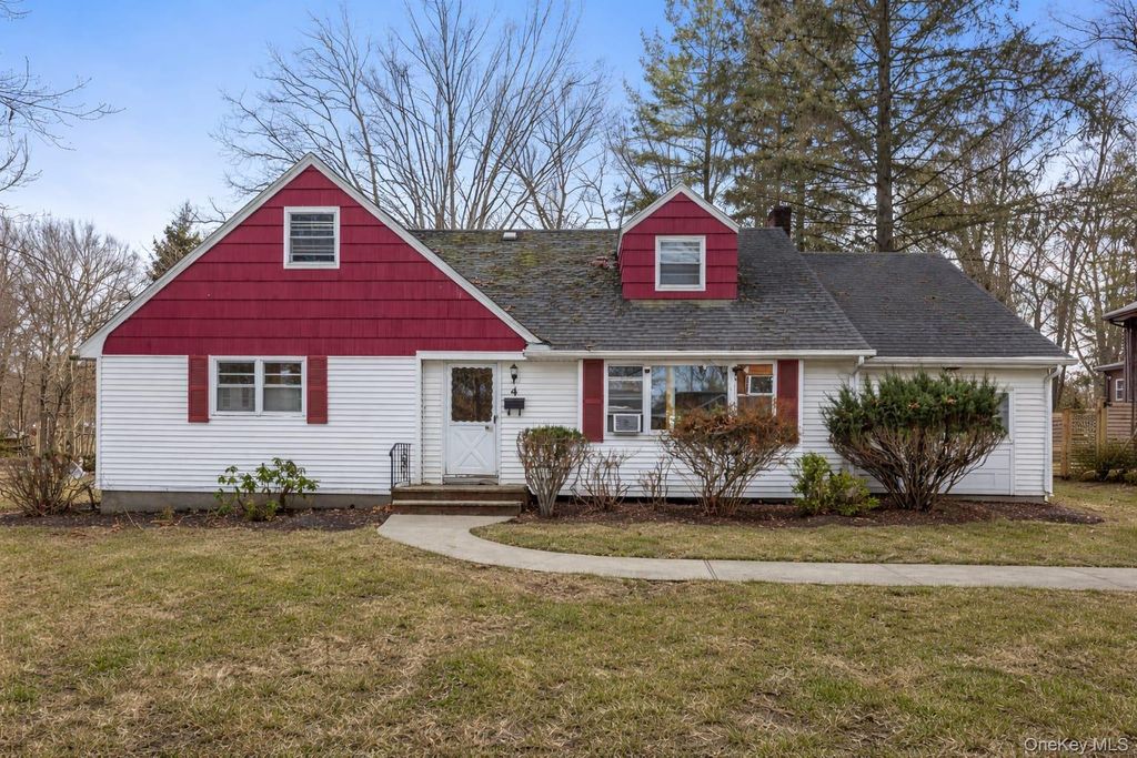 Photo of 4 Haskell Avenue, Suffern, NY 10901 (MLS # 948625)